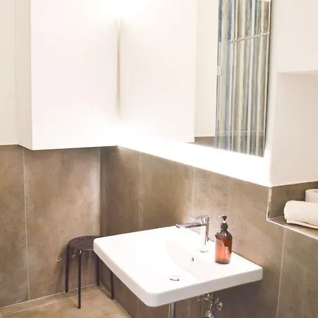 Comunicanti, Tra Antico E Moderno