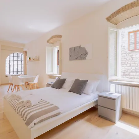Comunicanti, Tra Antico E Moderno Apartment *