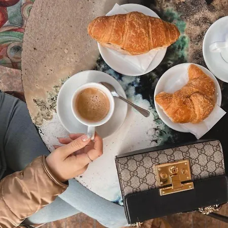 Comunicanti, Tra Antico E Moderno * Ασίζη